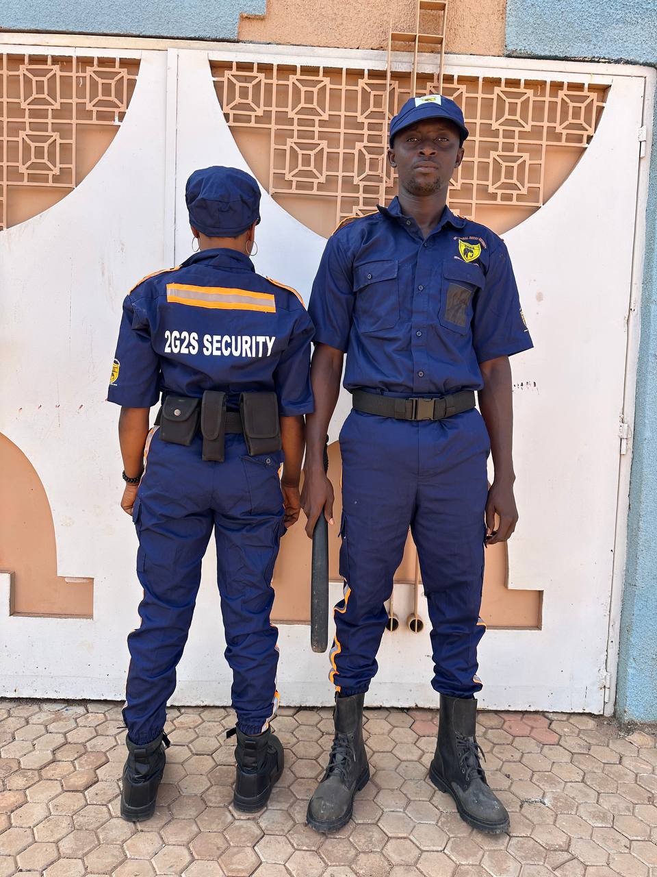 Agents 2G2S en uniforme